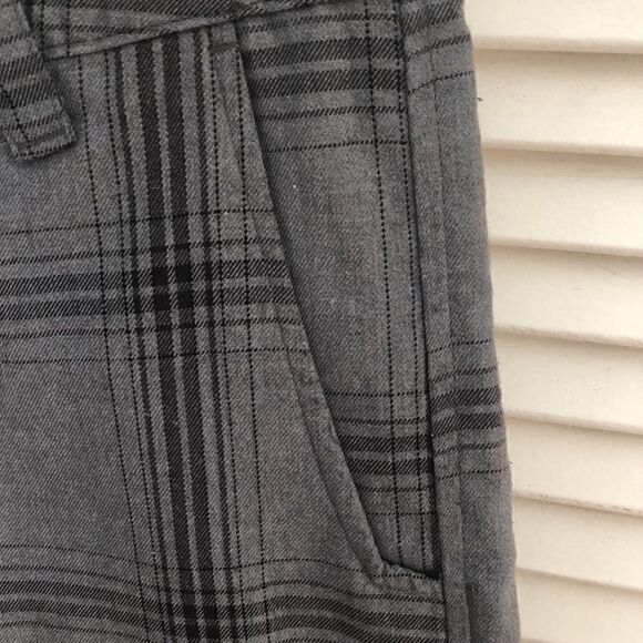 Quicksilver Cotton Plaid Gray Surf Shorts many pockets soft. - Picture 3 of 11